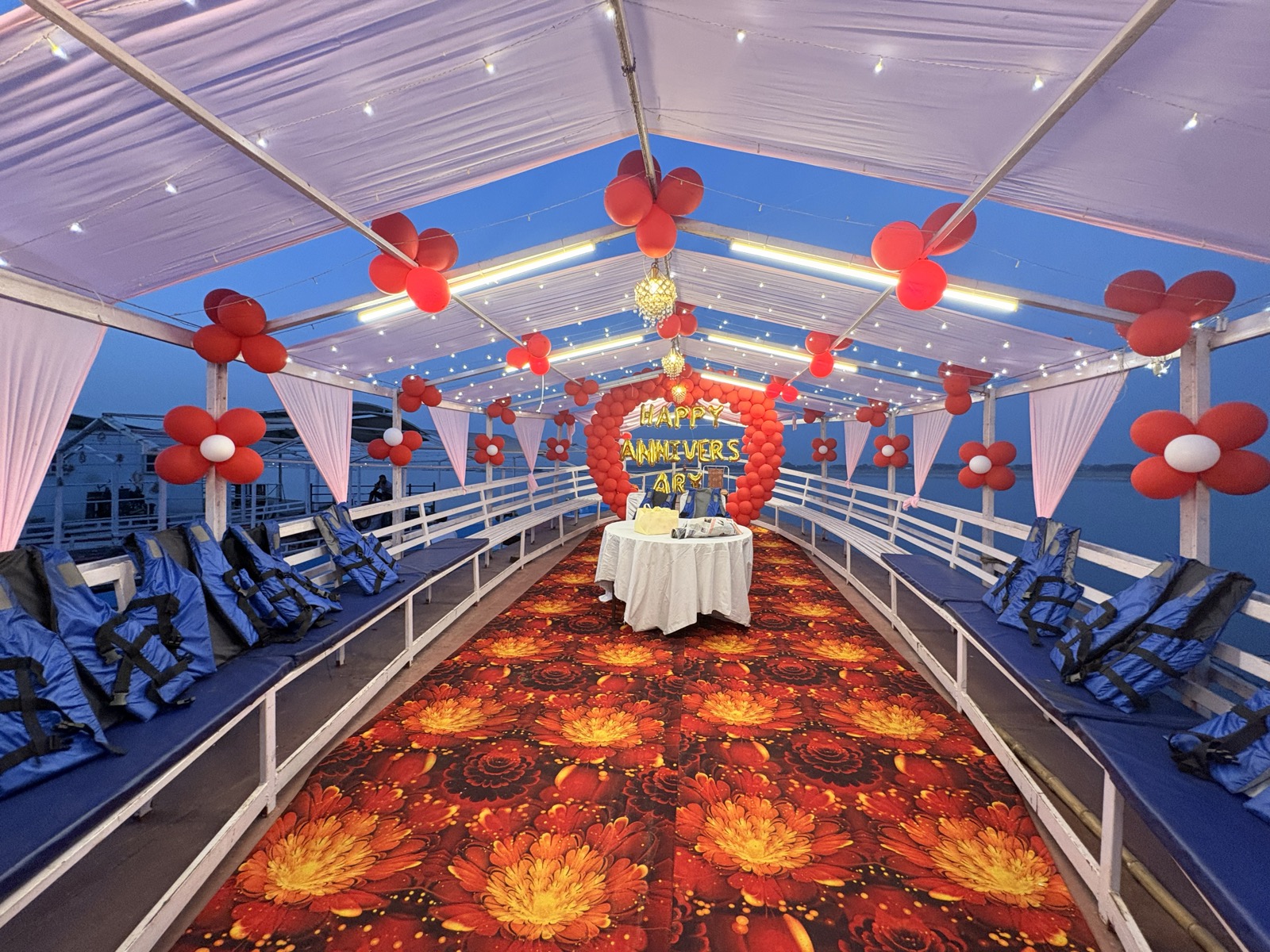 Evening canopy boat setup – Varanasi boat event
