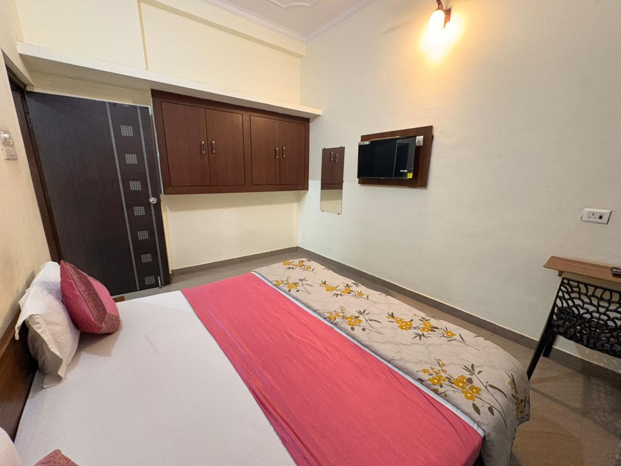 Kashi Paradise Stay Near Assi Ghat — photo 10