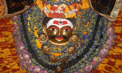 Shri kaal Bhairav Temple Varanasi with guide